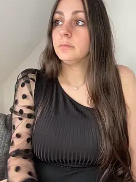 Snapshot of Loella-Rose chatting on 04/10/26, 03:41 Loella-Rose online show from 04/10/26, 03:41