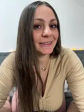 Snapshot of Loella-Rose chatting on 02/21/26, 12:23 Loella-Rose online show from 02/21/26, 12:23