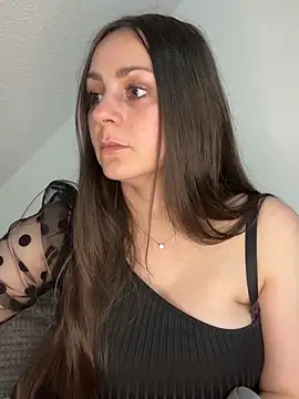 Snapshot of Loella-Rose chatting on 04/09/26, 08:37 Loella-Rose online show from 04/09/26, 08:37