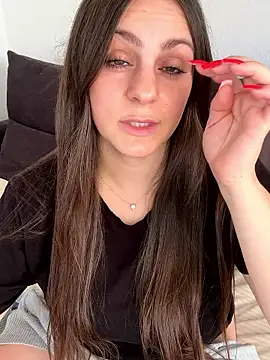 Loella-Rose online show from 12/14/25, 12:11