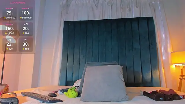 blondehorny69 online show from 02/05/26, 06:48