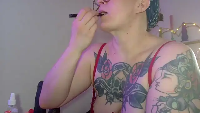 quinnmariexo online show from 03/04/26, 07:54