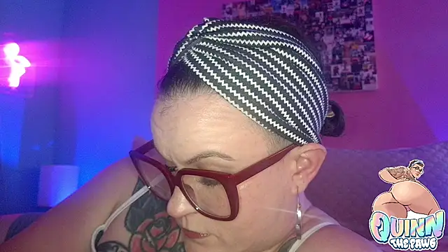 quinnmariexo online show from 12/04/25, 01:37