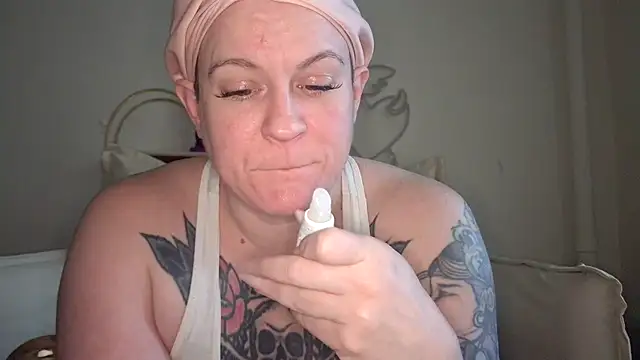 quinnmariexo online show from 02/03/26, 12:10