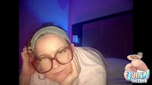 quinnmariexo online show from 11/11/25, 04:40