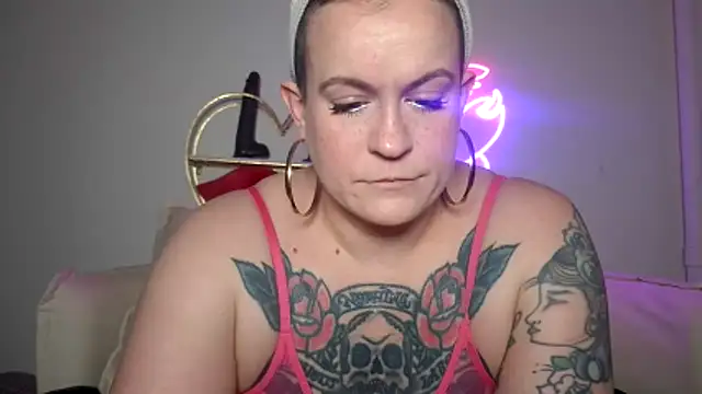 quinnmariexo online show from 02/05/26, 10:49