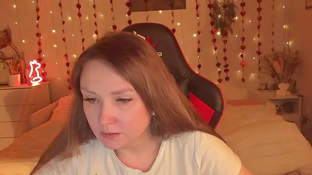 desperatehousewife   online show from 02/14/26, 07:03