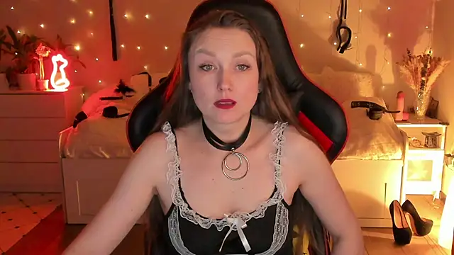 Snapshot of desperatehousewife__ chatting on 03/02/25, 06:13 desperatehousewife online show from 03/02/25, 06:13