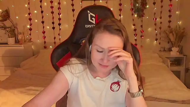 desperatehousewife   online show from 02/13/26, 07:03