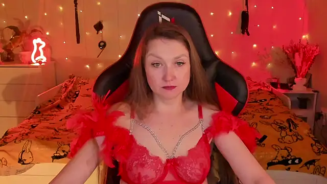Snapshot of desperatehousewife__ chatting on 09/21/25, 02:22 desperatehousewife online show from 09/21/25, 02:22