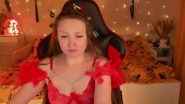 desperatehousewife   online show from 10/19/25, 06:10