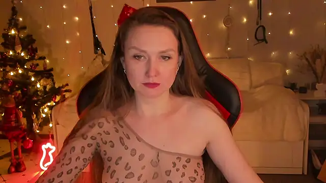 desperatehousewife   online show from 12/20/25, 04:43