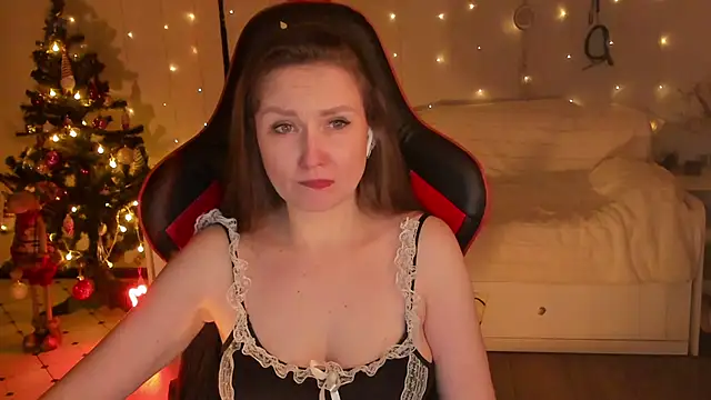 desperatehousewife   online show from 12/21/25, 04:52