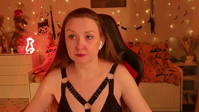 desperatehousewife   online show from 11/01/25, 05:07