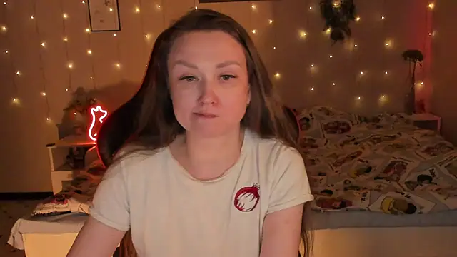 desperatehousewife   online show from 04/14/26, 07:08