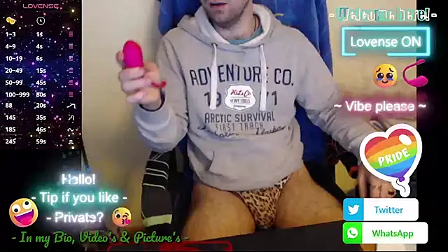 Snapshot of RealManHaveHairy chatting on 10/25/25, 05:02 RealManHaveHairy online show from 10/25/25, 05:02