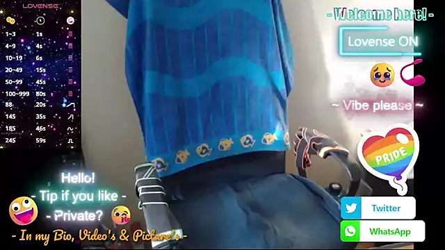 Snapshot of RealManHaveHairy chatting on 10/28/25, 06:23 RealManHaveHairy online show from 10/28/25, 06:23