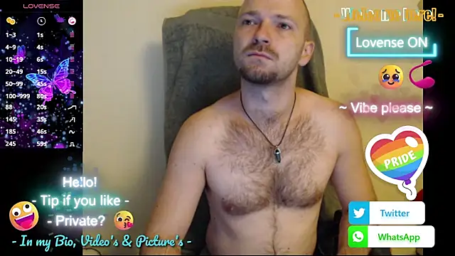Snapshot of RealManHaveHairy chatting on 10/08/25, 04:19 RealManHaveHairy online show from 10/08/25, 04:19