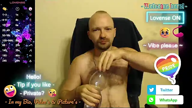 Snapshot of RealManHaveHairy chatting on 09/10/25, 04:22 RealManHaveHairy online show from 09/10/25, 04:22
