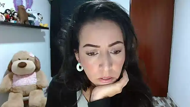 Snapshot of ella_peck chatting on 02/13/25, 01:29 ella peck online show from 02/13/25, 01:29