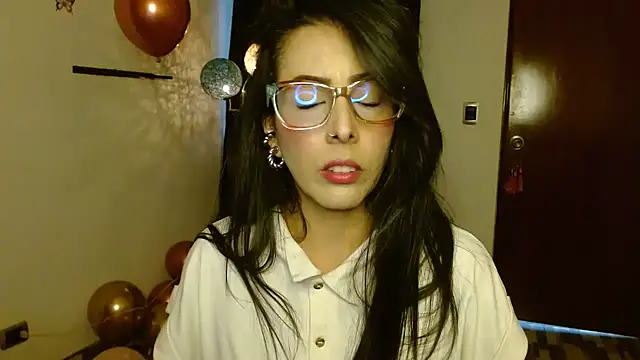 Snapshot of ella_peck chatting on 09/21/25, 02:17 ella peck online show from 09/21/25, 02:17