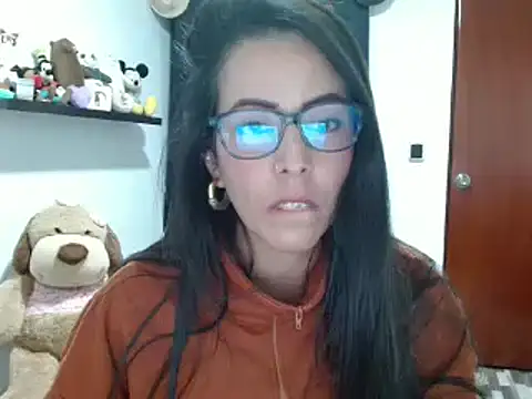 Snapshot of ella_peck chatting on 01/21/25, 03:37 ella peck online show from 01/21/25, 03:37