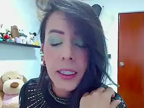 Snapshot of ella_peck chatting on 01/01/25, 01:04 ella peck online show from 01/01/25, 01:04