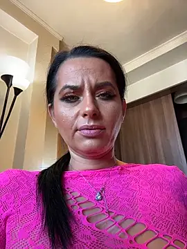 Hotmomcheckk  online show from 12/18/25, 10:52