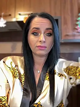 Hotmomcheckk  online show from 12/21/25, 07:54