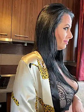 Hotmomcheckk  online show from 03/12/26, 09:35