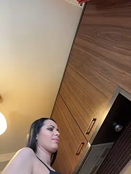 Hotmomcheckk  online show from 04/02/26, 09:05