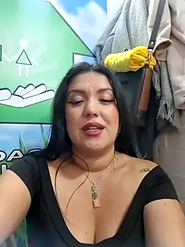 Sophie-hatter online show from 06/01/26, 03:22