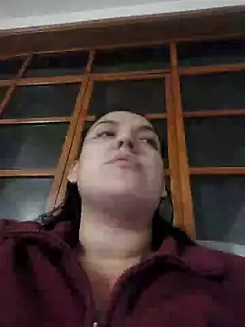Snapshot of Sophie-hatter chatting on 02/06/25, 01:27 Sophie-hatter online show from 02/06/25, 01:27