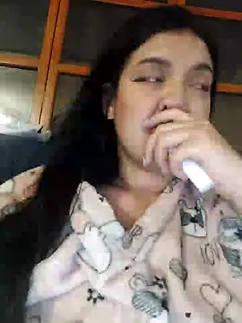 Snapshot of Sophie-hatter chatting on 02/12/25, 12:58 Sophie-hatter online show from 02/12/25, 12:58