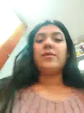 Snapshot of Sophie-hatter chatting on 02/06/25, 06:24 Sophie-hatter online show from 02/06/25, 06:24