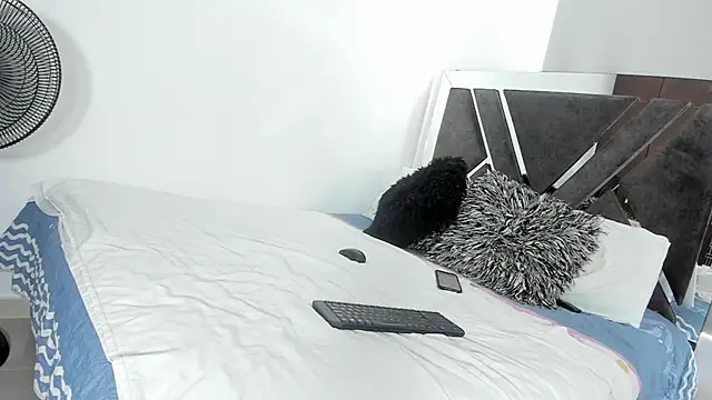 alizehorny online show from 10/28/25, 05:12