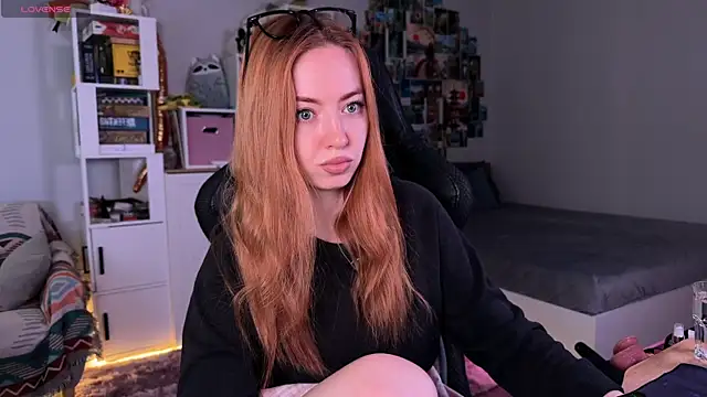 LinaWitch online show from 11/07/25, 10:31