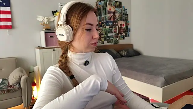 Snapshot of LinaWitch chatting on 03/23/26, 08:36 LinaWitch online show from 03/23/26, 08:36