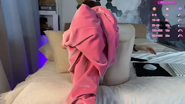 LinaWitch online show from 02/02/25, 05:10