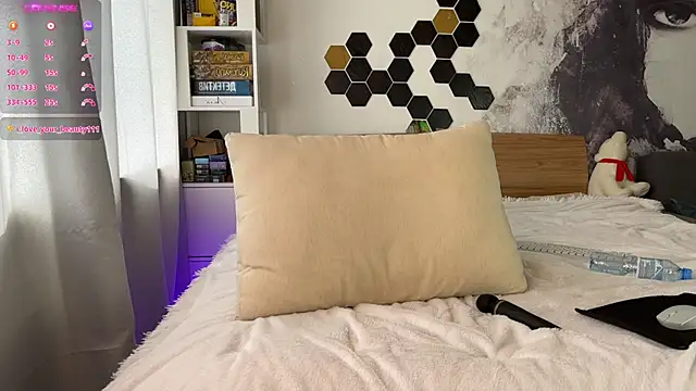 LinaWitch online show from 03/15/25, 11:08