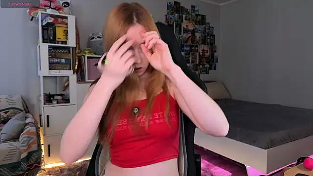 LinaWitch online show from 11/06/25, 10:41