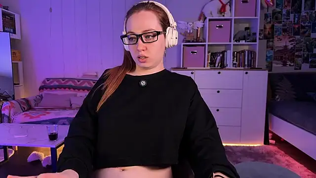 Snapshot of LinaWitch chatting on 02/13/26, 01:55 LinaWitch online show from 02/13/26, 01:55