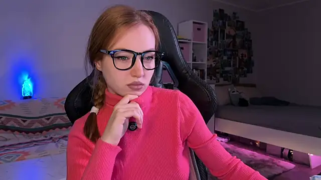 LinaWitch online show from 10/16/25, 11:18