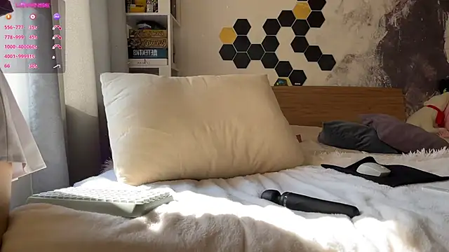 LinaWitch online show from 02/26/25, 08:06