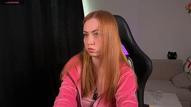 LinaWitch online show from 09/27/25, 11:05