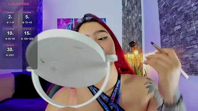 Snapshot of Ariadna_sc chatting on 10/25/25, 12:28 Ariadna sc online show from 10/25/25, 12:28