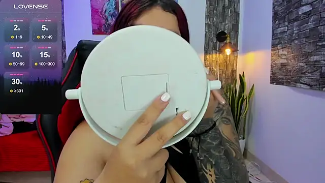 Snapshot of Ariadna_sc chatting on 11/01/25, 12:54 Ariadna sc online show from 11/01/25, 12:54