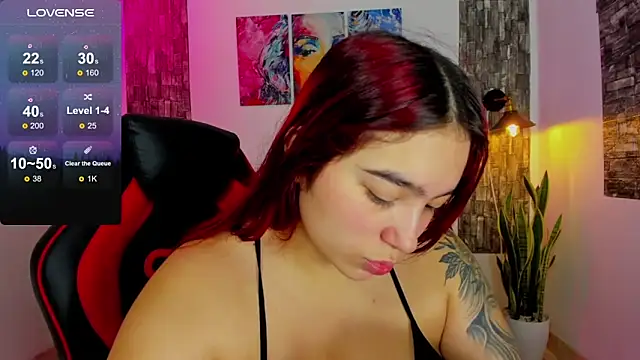 Snapshot of Ariadna_sc chatting on 09/26/25, 01:29 Ariadna sc online show from 09/26/25, 01:29