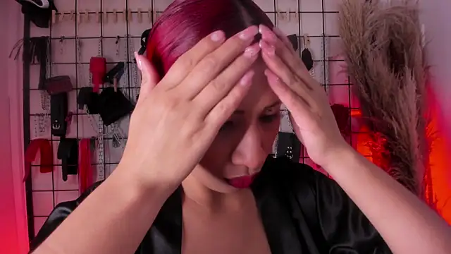 charrlotte quinn online show from 11/10/25, 02:55