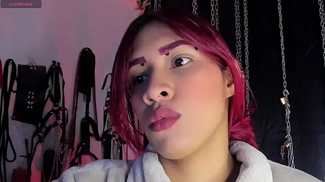 Snapshot of charrlotte_quinn chatting on 06/04/26, 12:43 charrlotte quinn online show from 06/04/26, 12:43